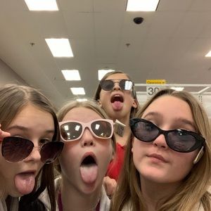 Meet your Posher, Reece